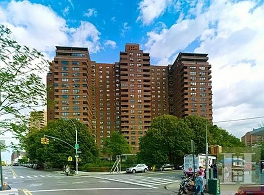 Apartment 17