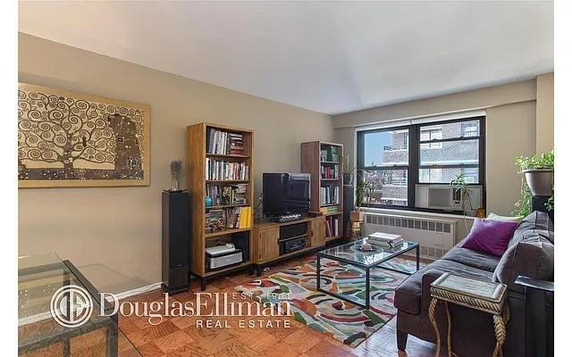 Lower East Side #H1305